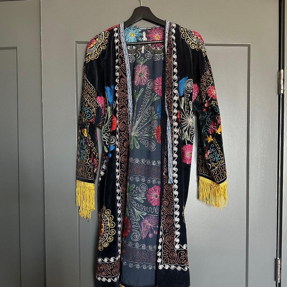 Vintage Handmade Embroidered Velvet Jacket/Kaftan